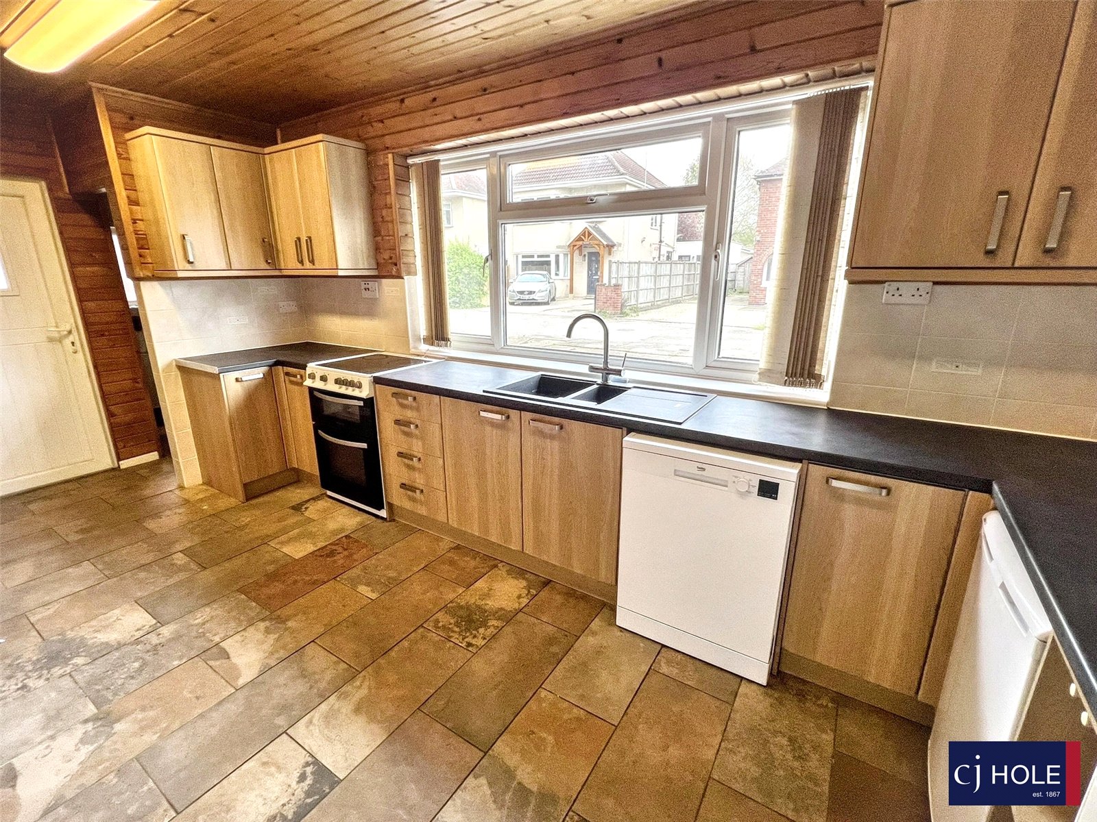 2 bedroom Bungalow for sale in Hucclecote, Gloucester