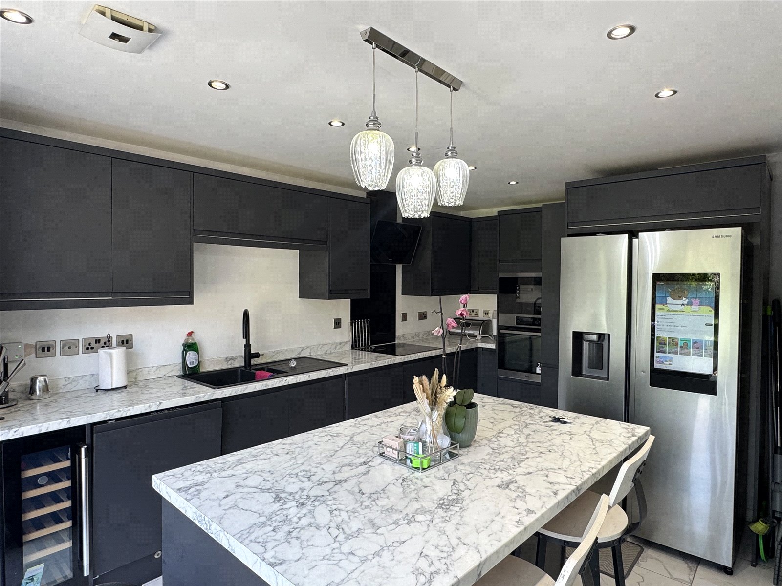 4 bedroom House to let in Hucclecote Road, Gloucester