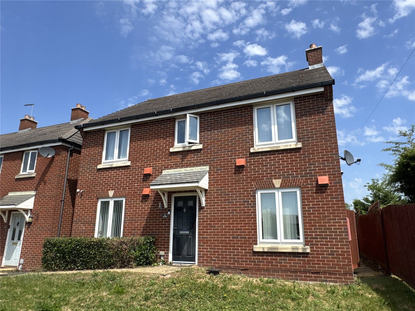 4 bedroom House to let in Hucclecote Road, Gloucester