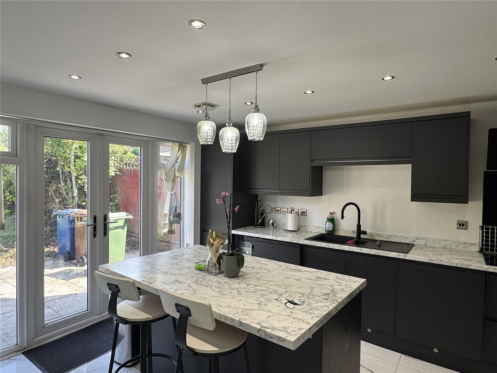 4 bedroom House to let in Hucclecote Road, Gloucester