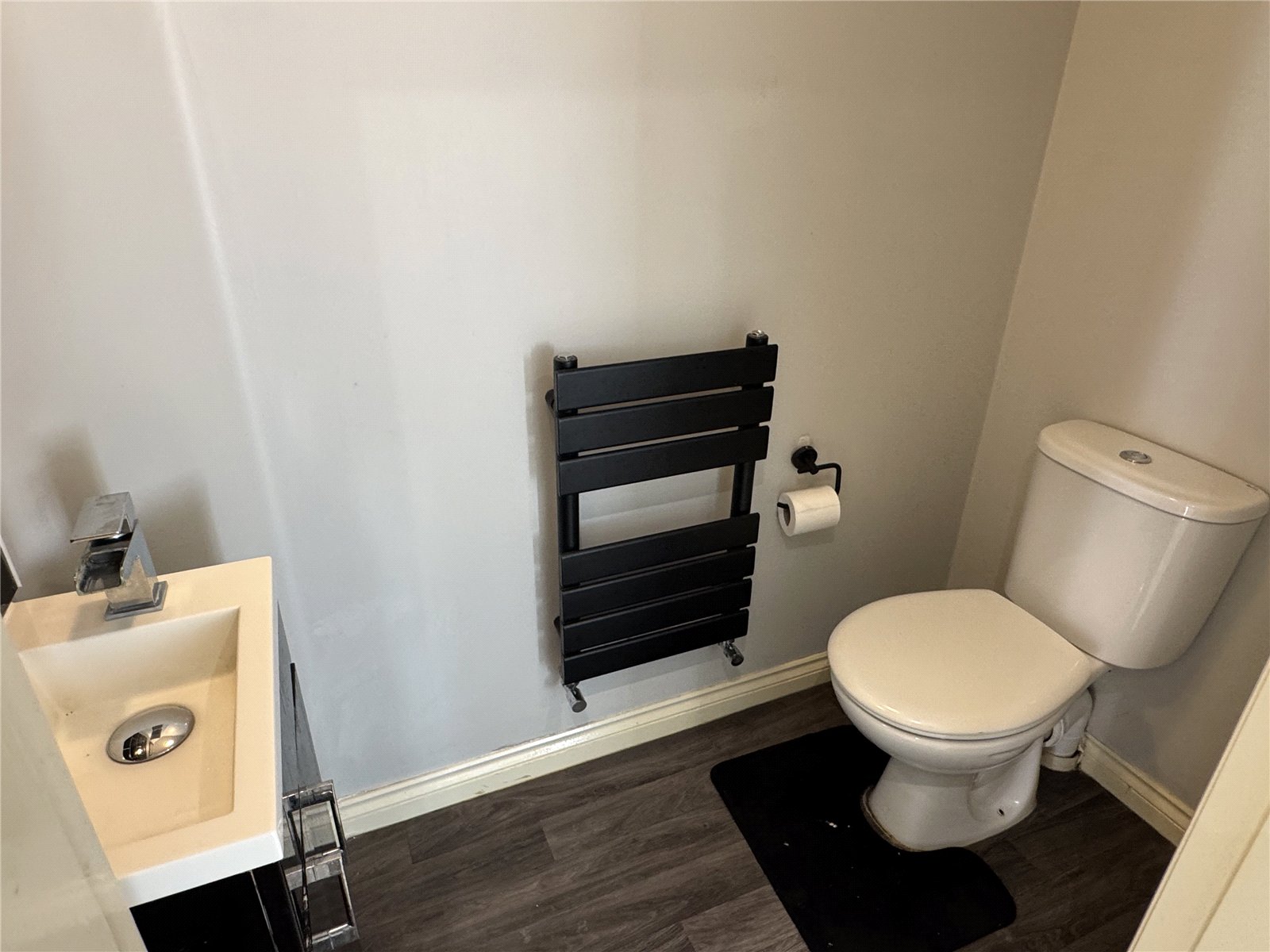 4 bedroom House to let in Hucclecote Road, Gloucester