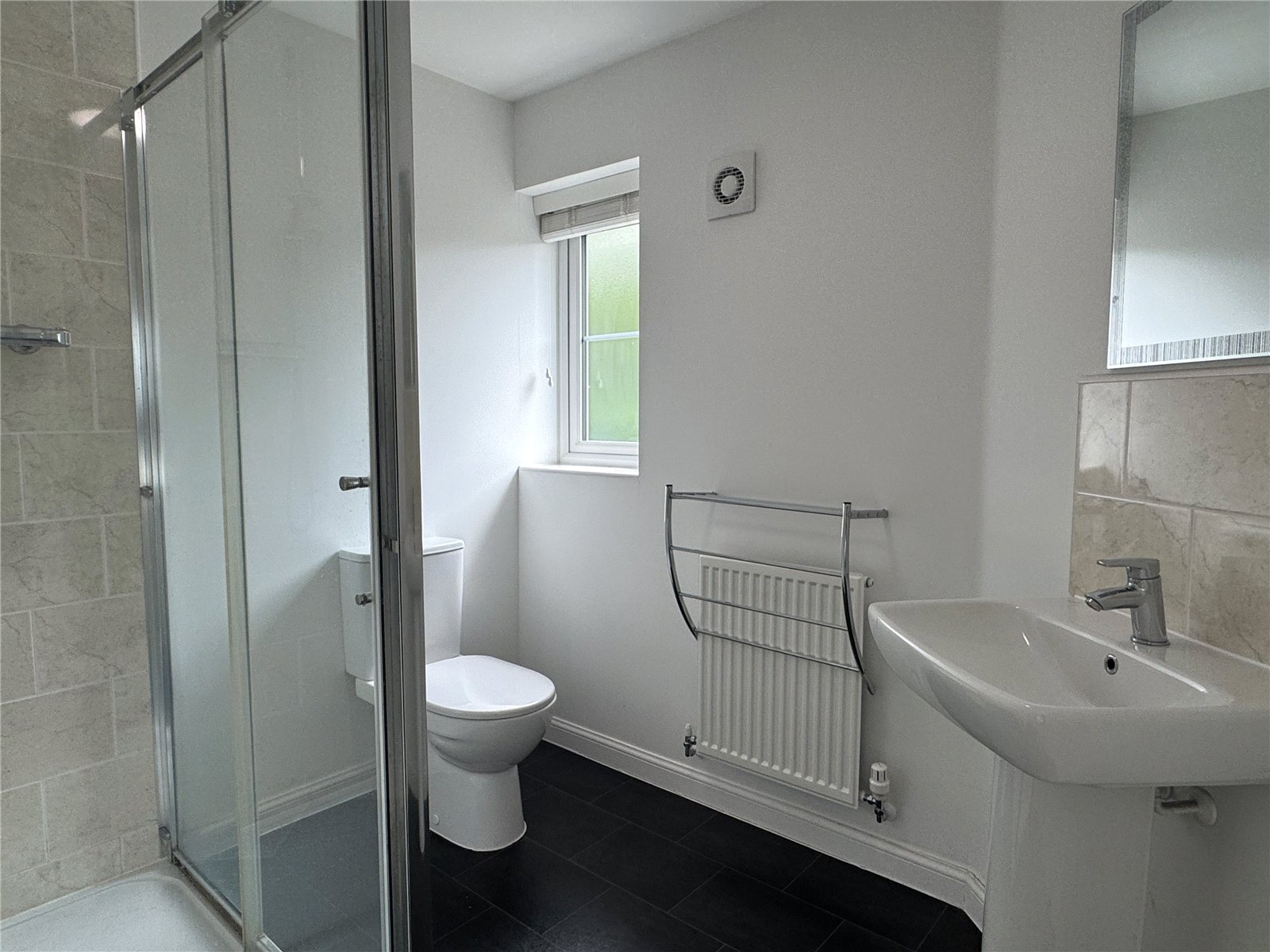 3 bedroom House to let in Hucclecote, Gloucester