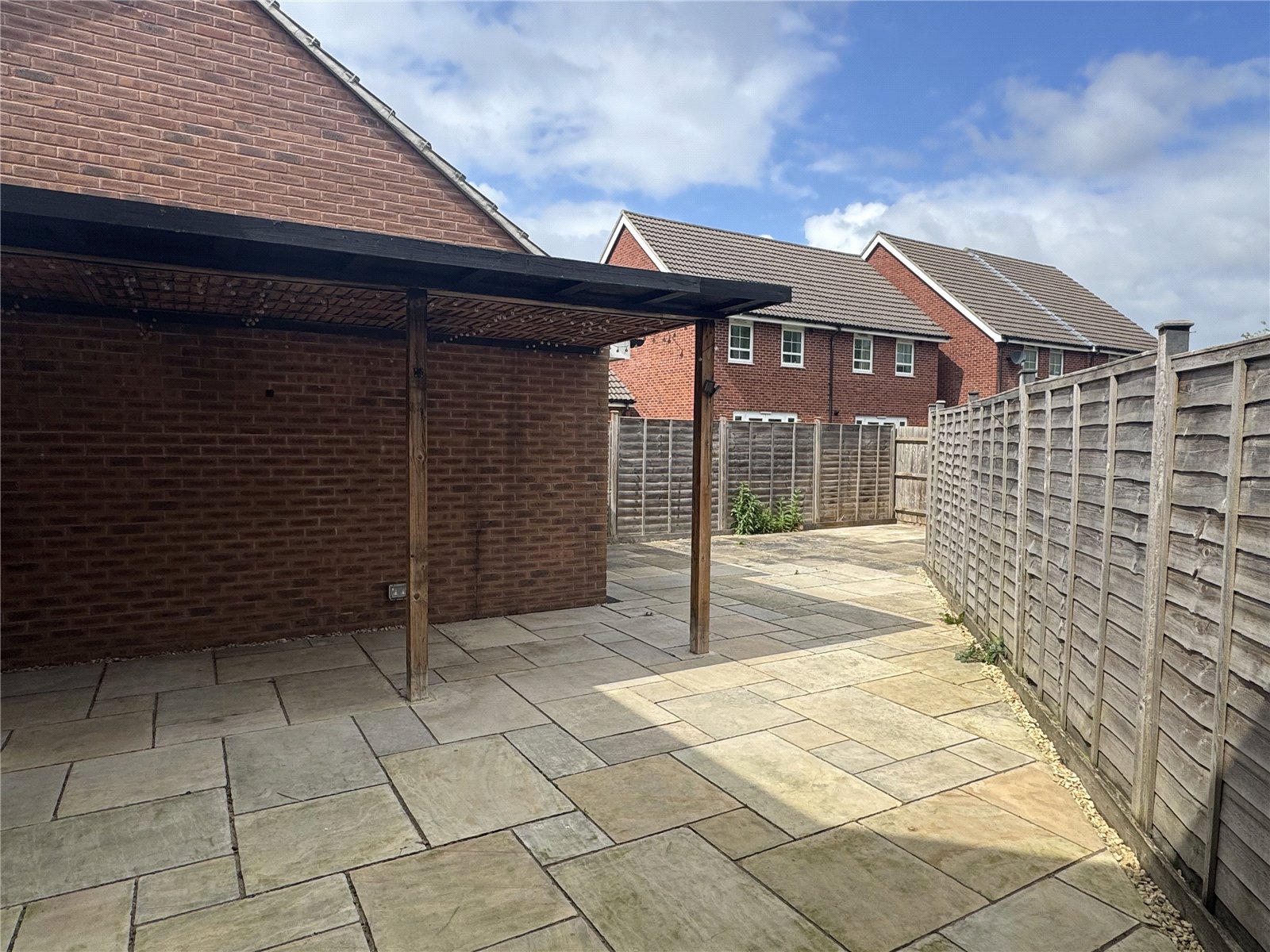 3 bedroom House to let in Hucclecote, Gloucester