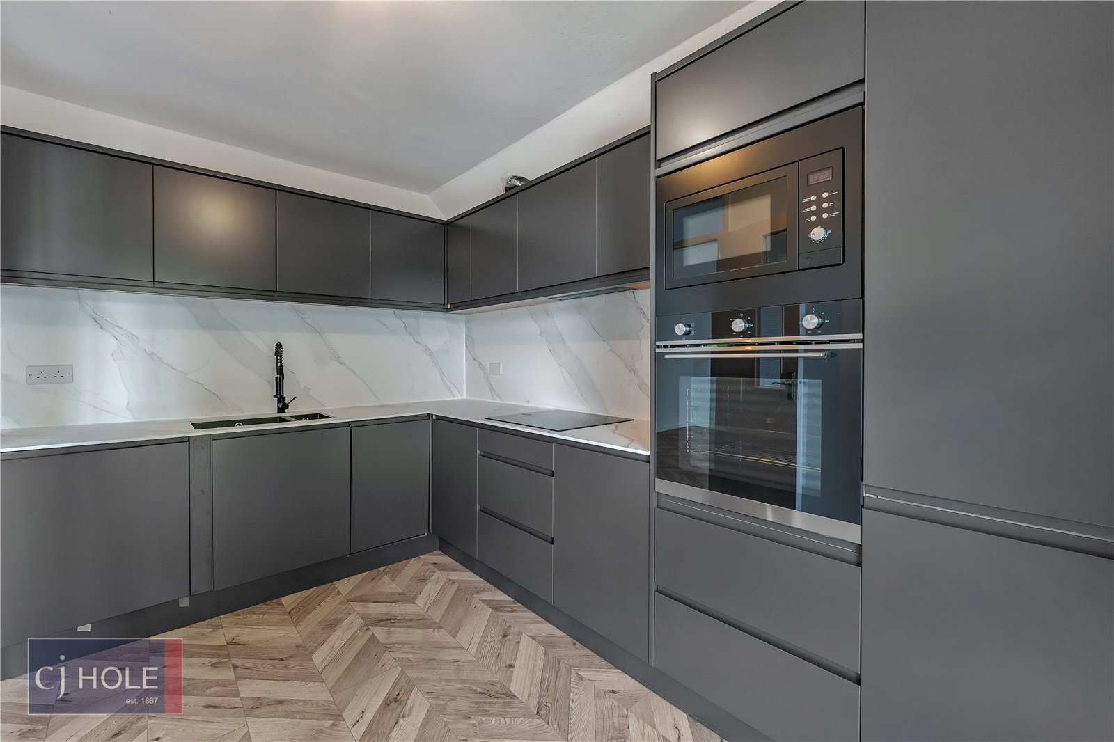 2 bedroom Flat to let in Bristol, Somerset