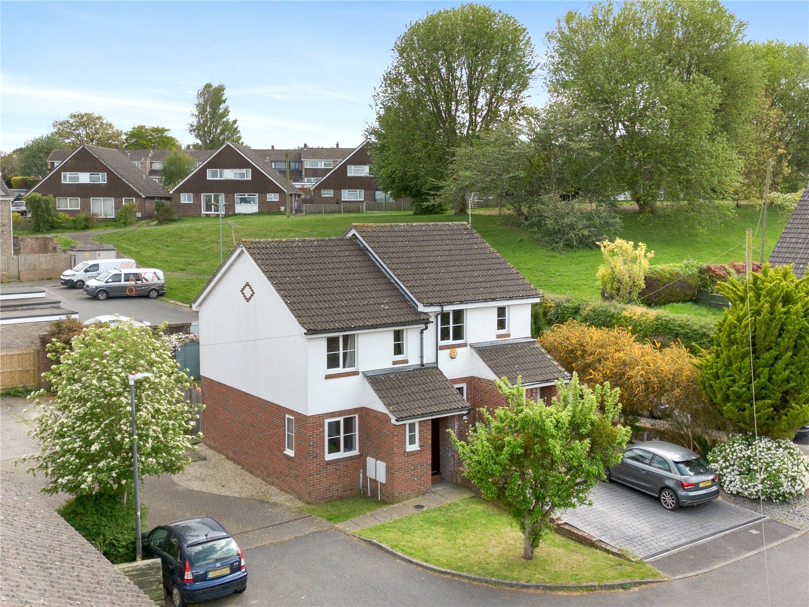 2 bedroom House to let in Pucklechurch, Bristol