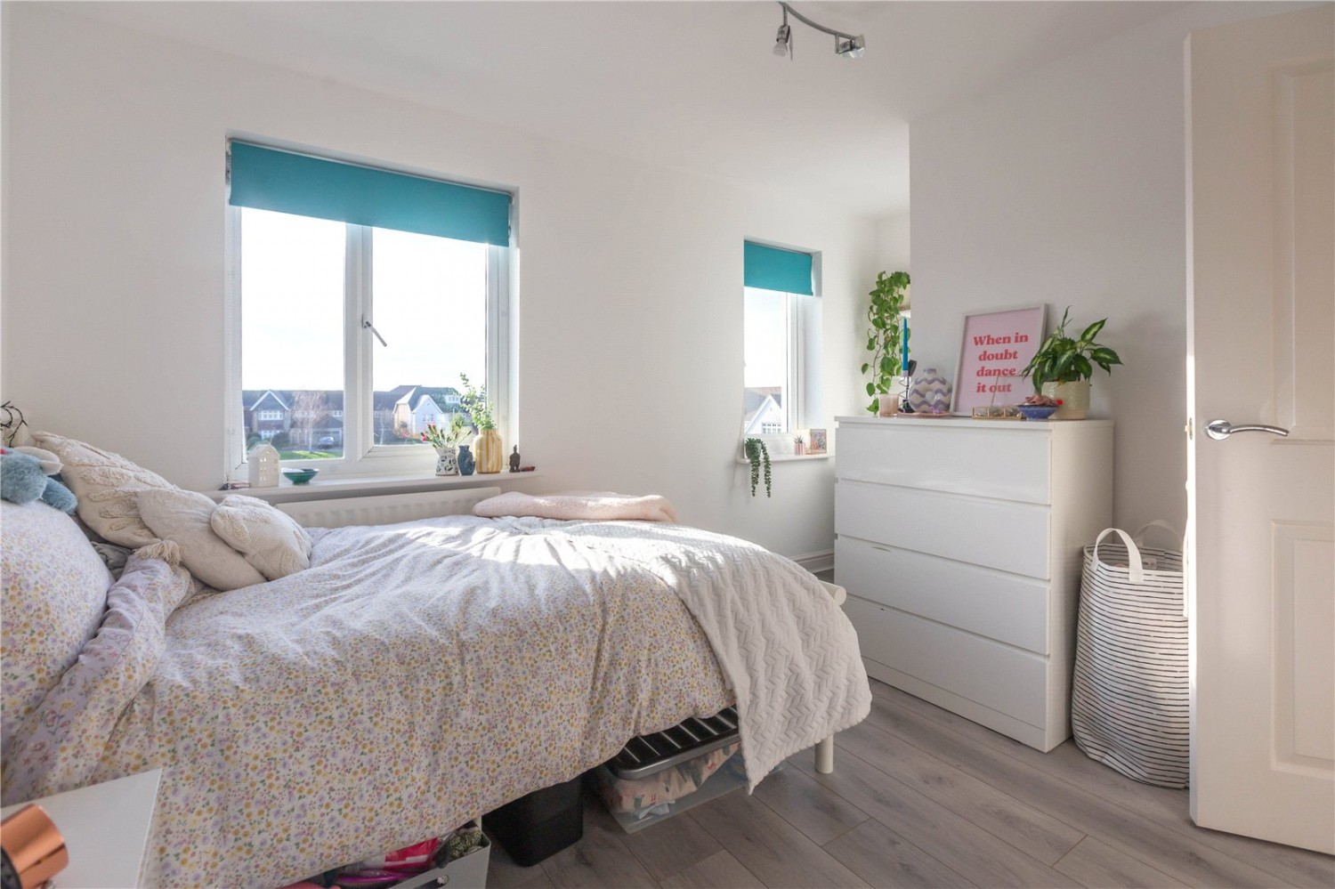Cheswick Village, Bristol