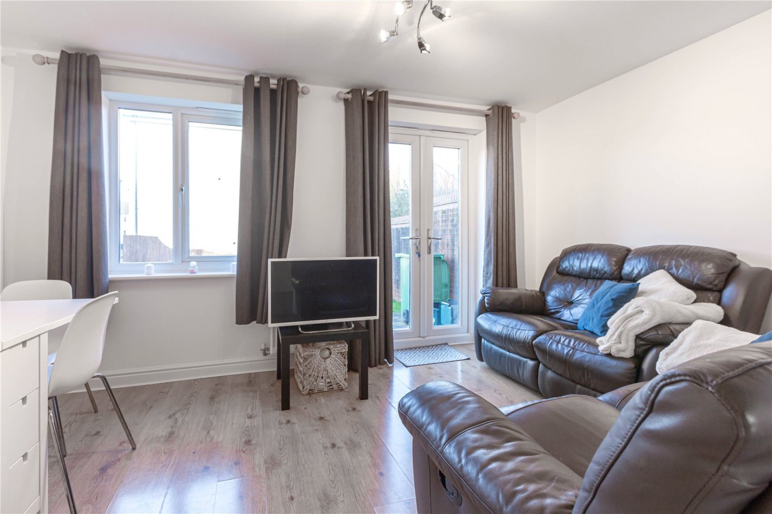 Cheswick Village, Bristol