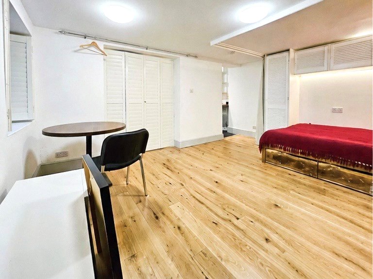1 bedroom Flat to let in Bristol, Somerset