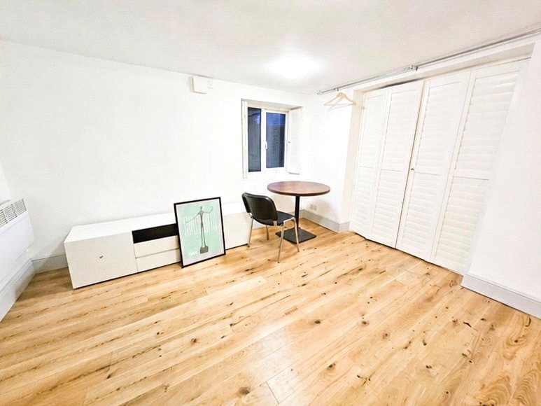 1 bedroom Flat to let in Bristol, Somerset