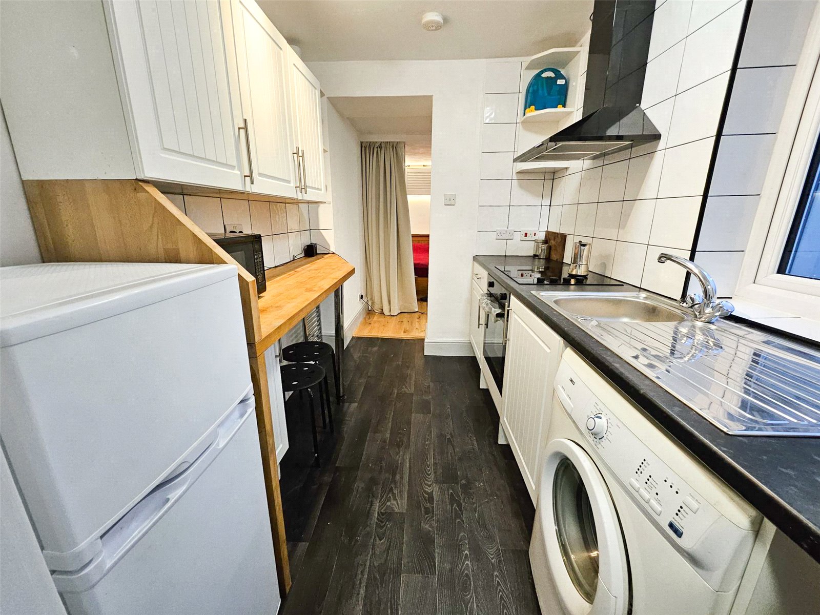 1 bedroom Flat to let in Bristol, Somerset