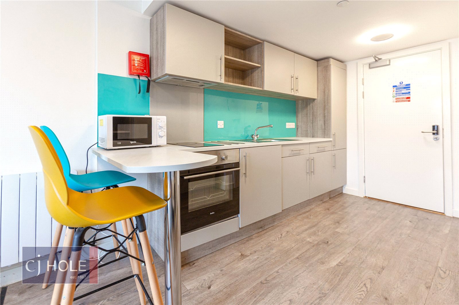 1 bedroom Flat to let in The Square, Long Down Avenue, Bristol
