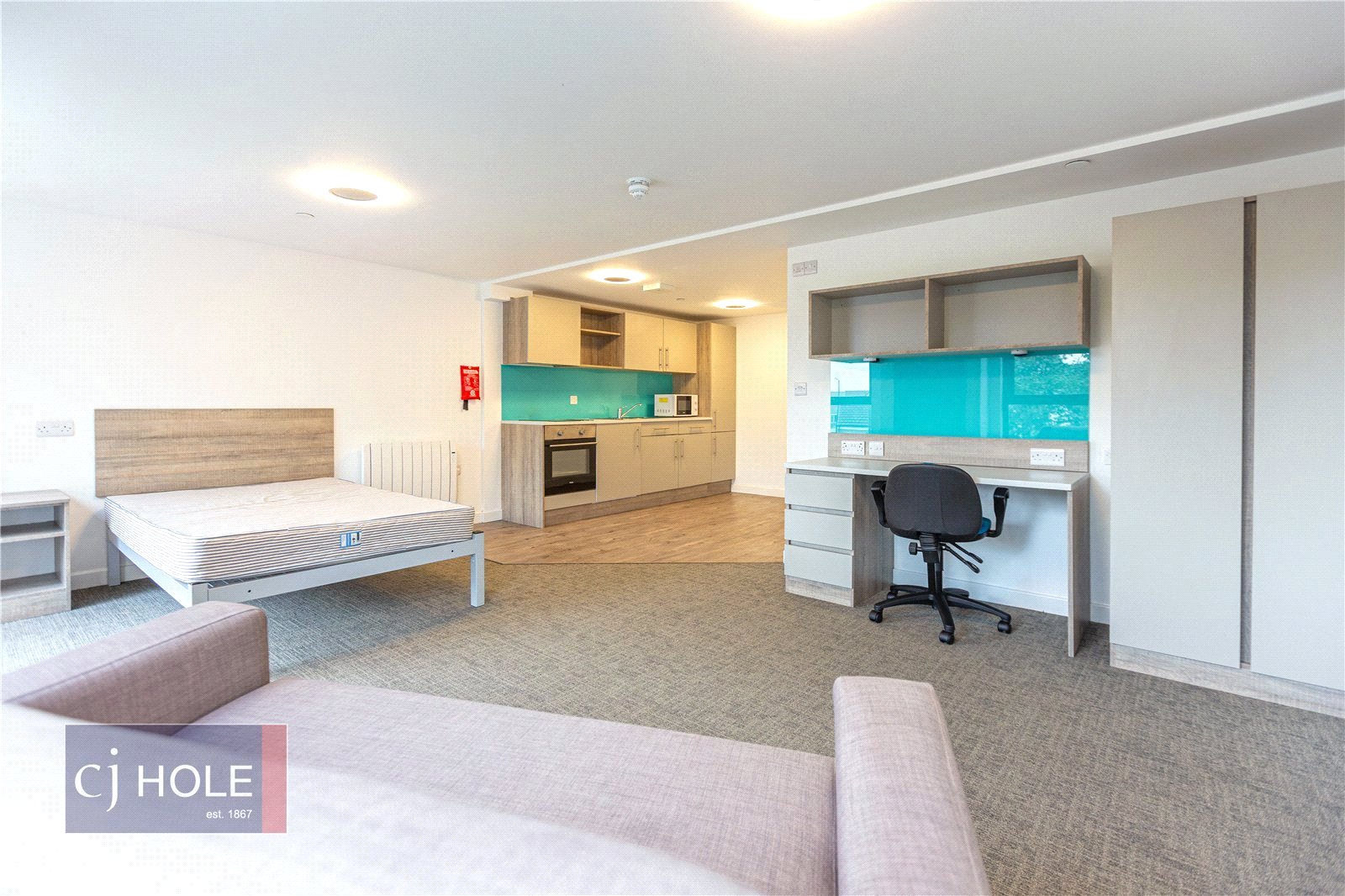 1 bedroom Flat to let in The Square, Long Down Avenue, Bristol