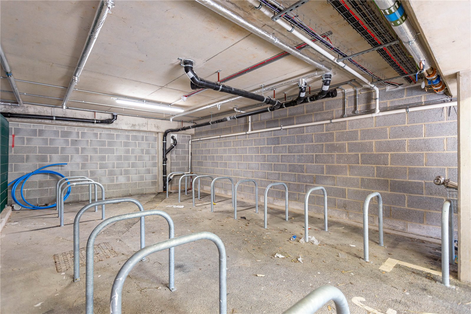 1 bedroom Flat to let in The Square, Long Down Avenue, Bristol