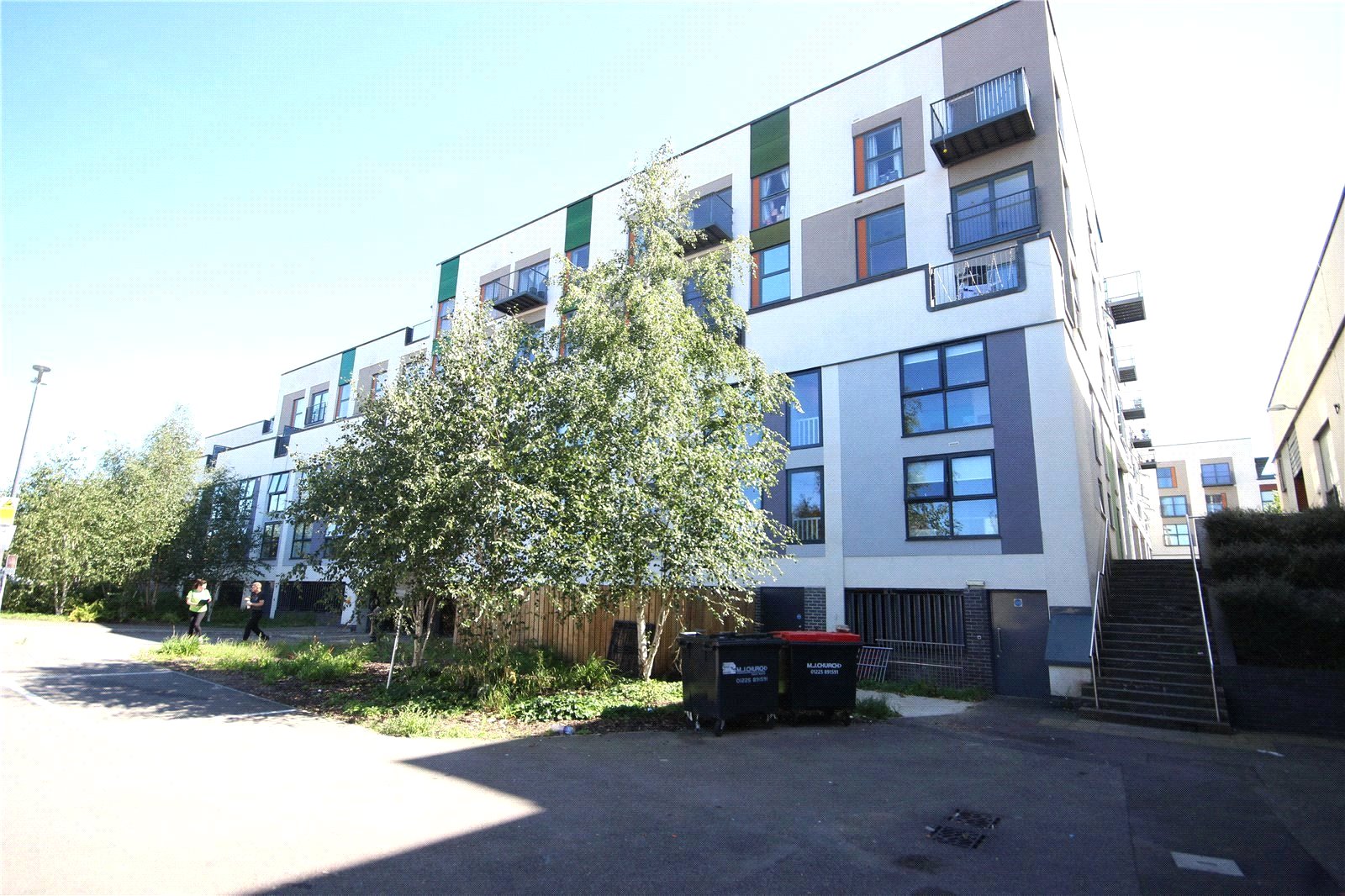 5 bedroom Flat to let in The Square, Long Down Avenue, Bristol