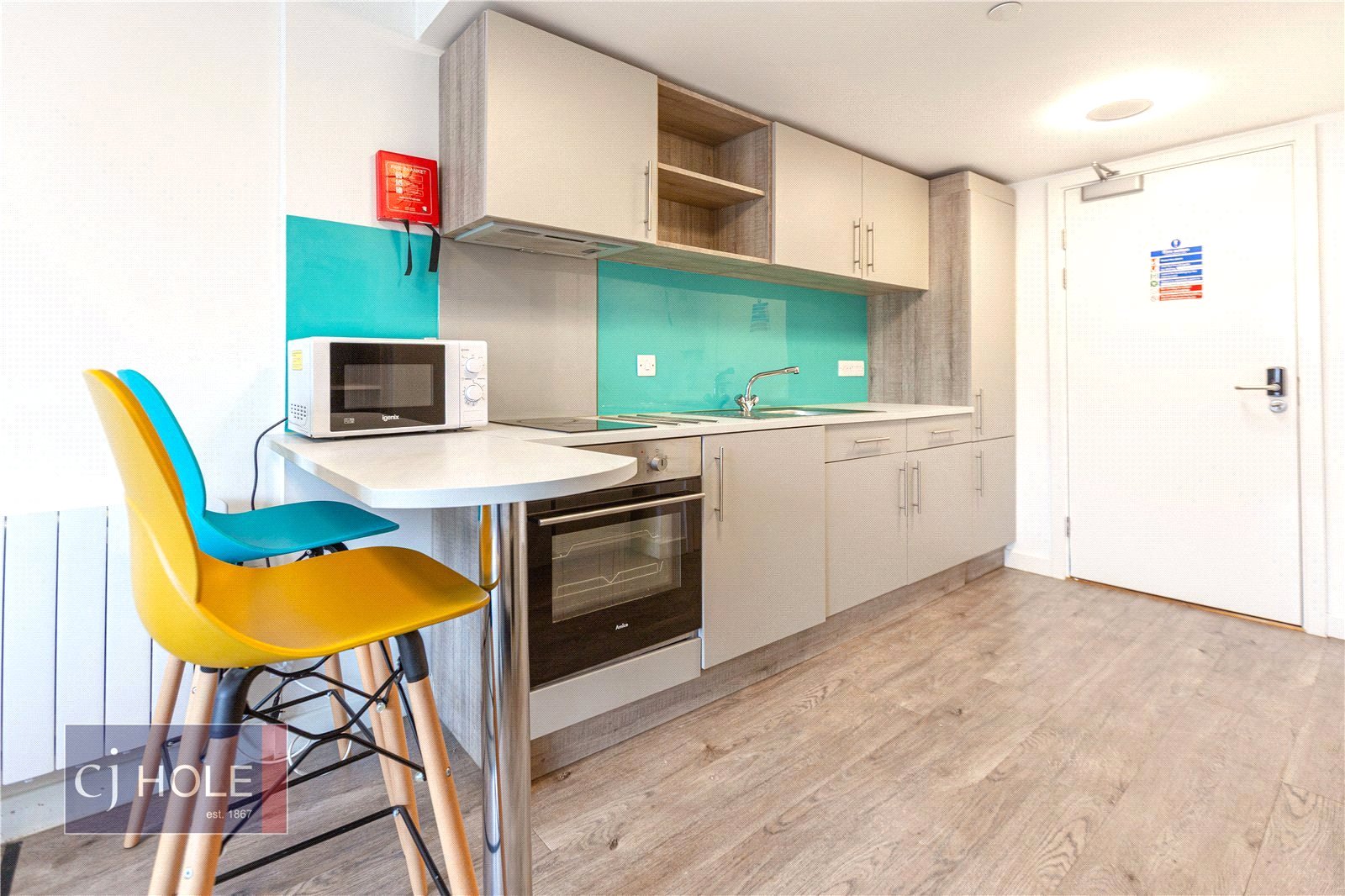 1 bedroom Flat to let in The Square, Long Down Avenue, Bristol