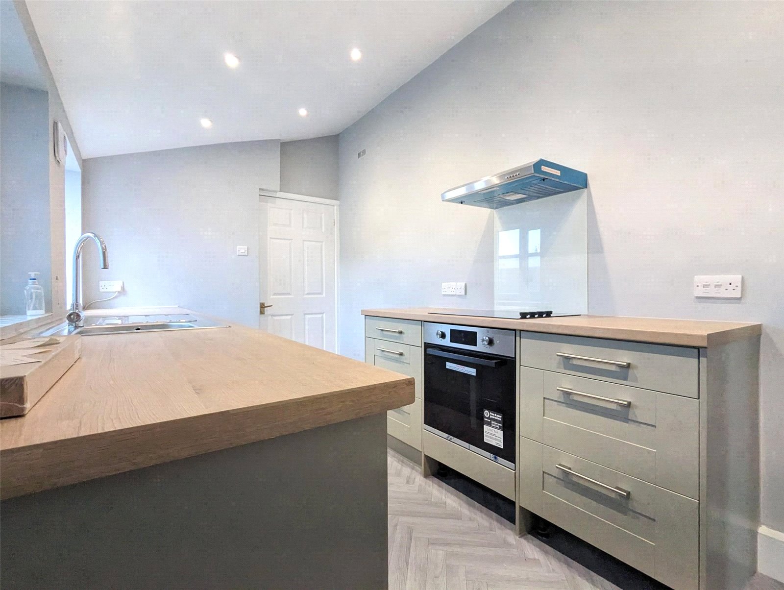 2 bedroom House to let in Hanham, Bristol