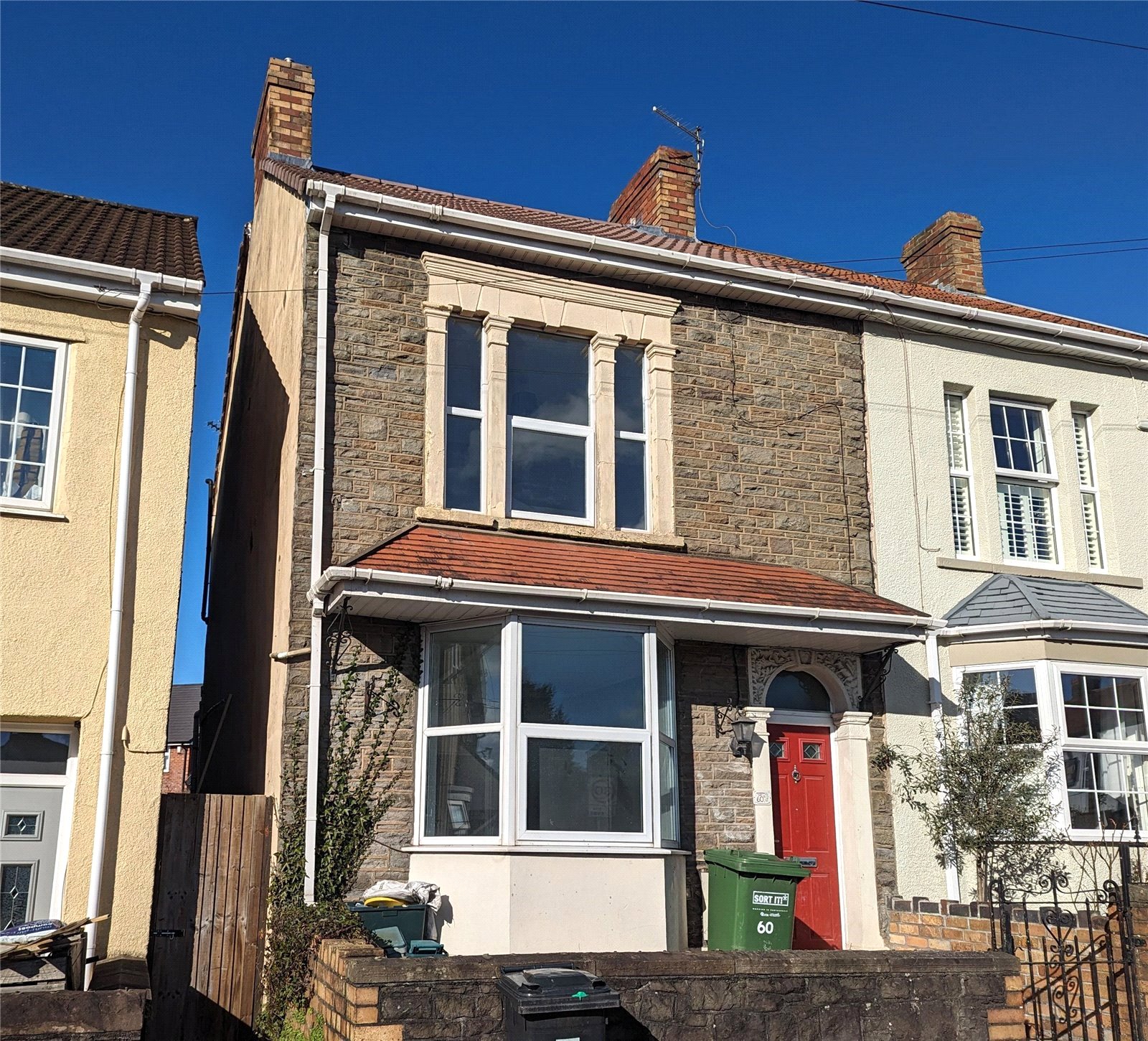 2 bedroom House to let in Hanham, Bristol