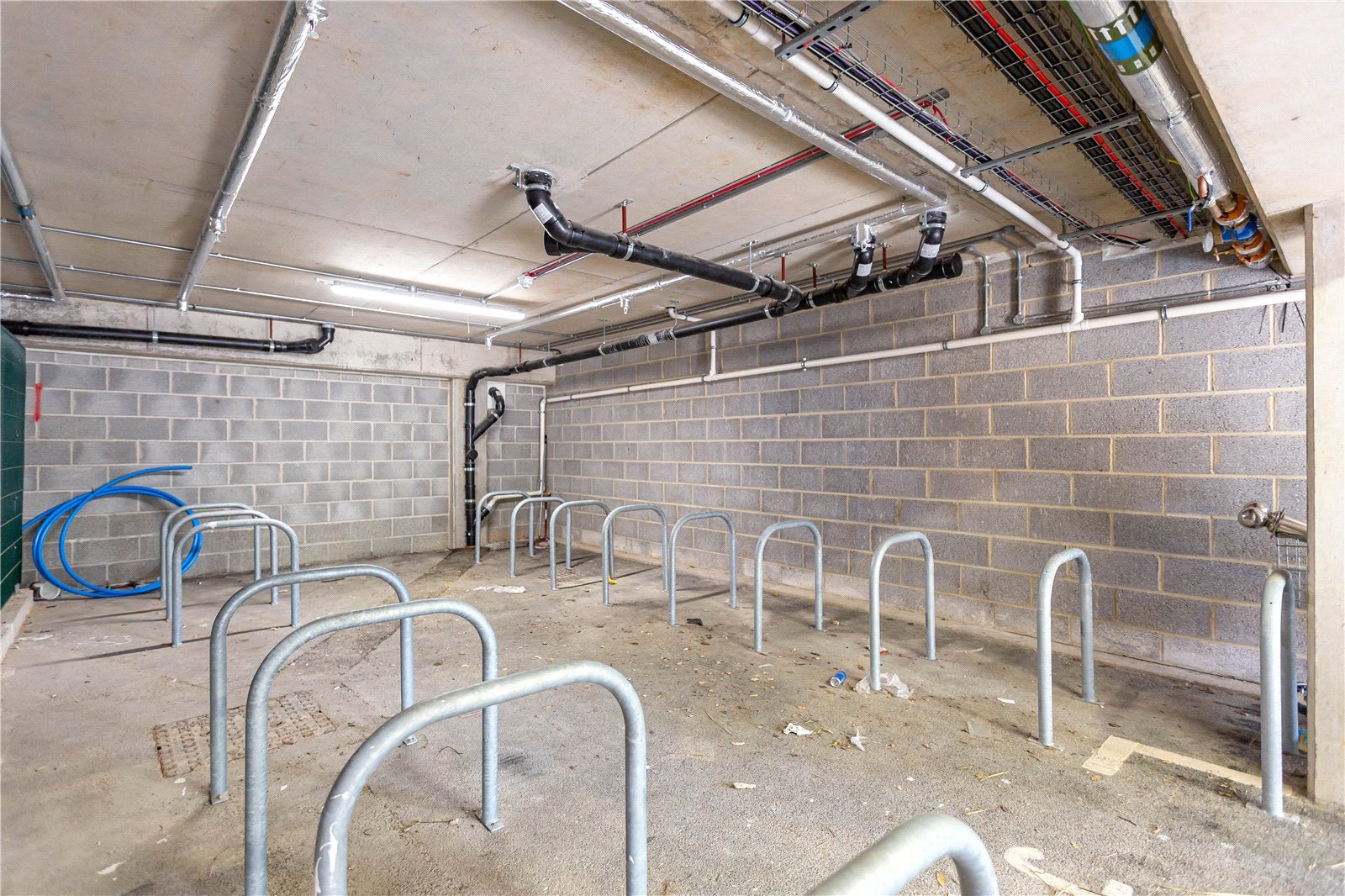 1 bedroom Flat to let in The Square, Long Down Avenue, Bristol