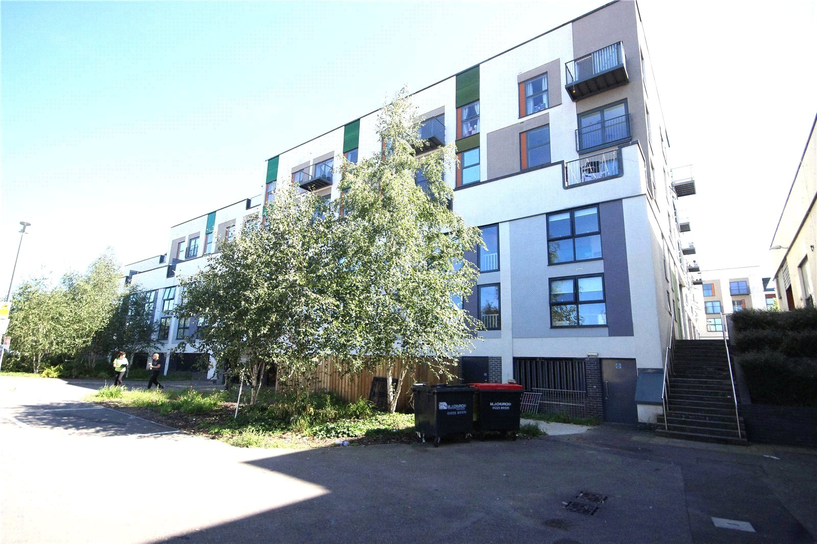 1 bedroom Flat to let in The Square, Long Down Avenue, Bristol