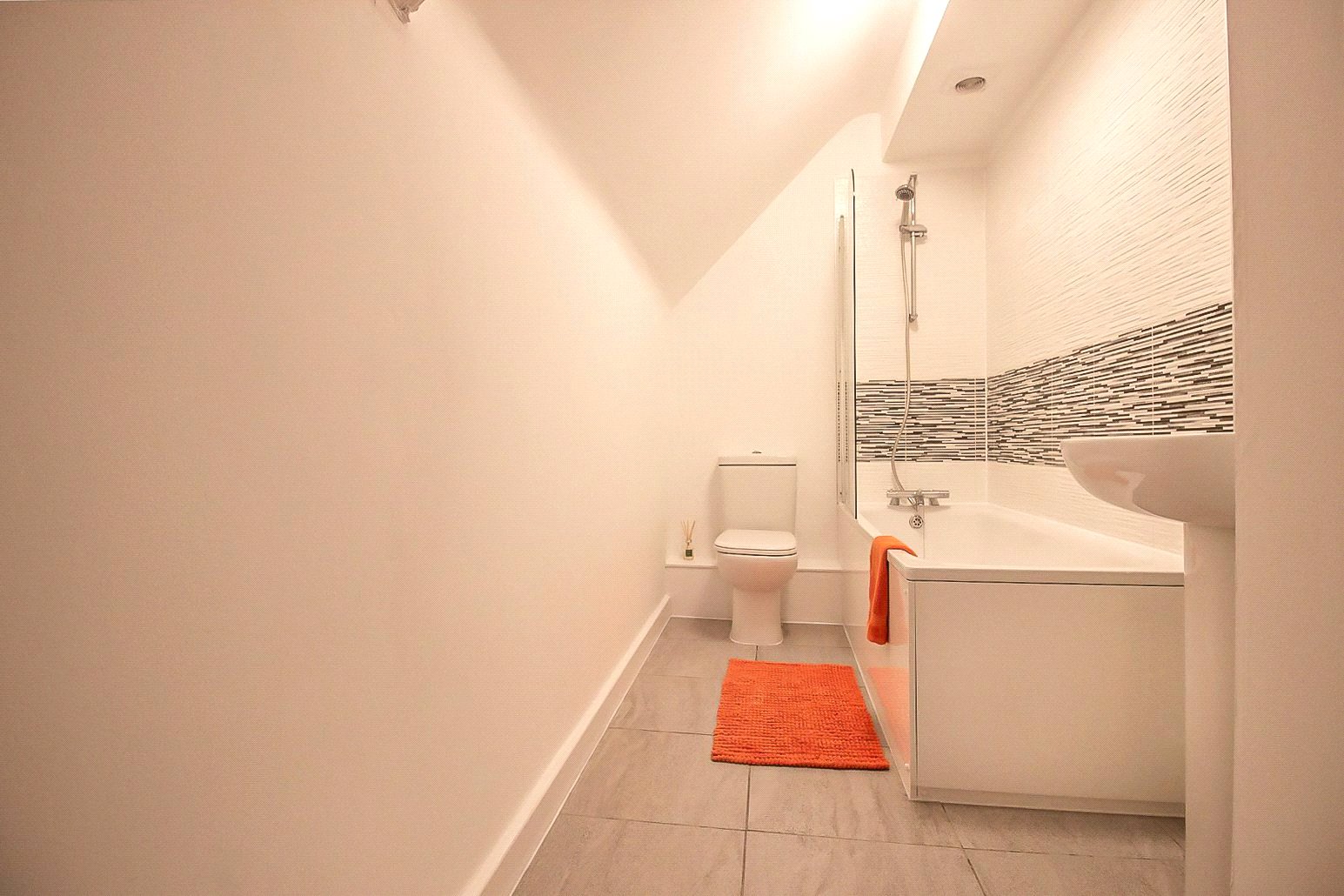 2 bedroom Flat to let in Champion Square, Bristol