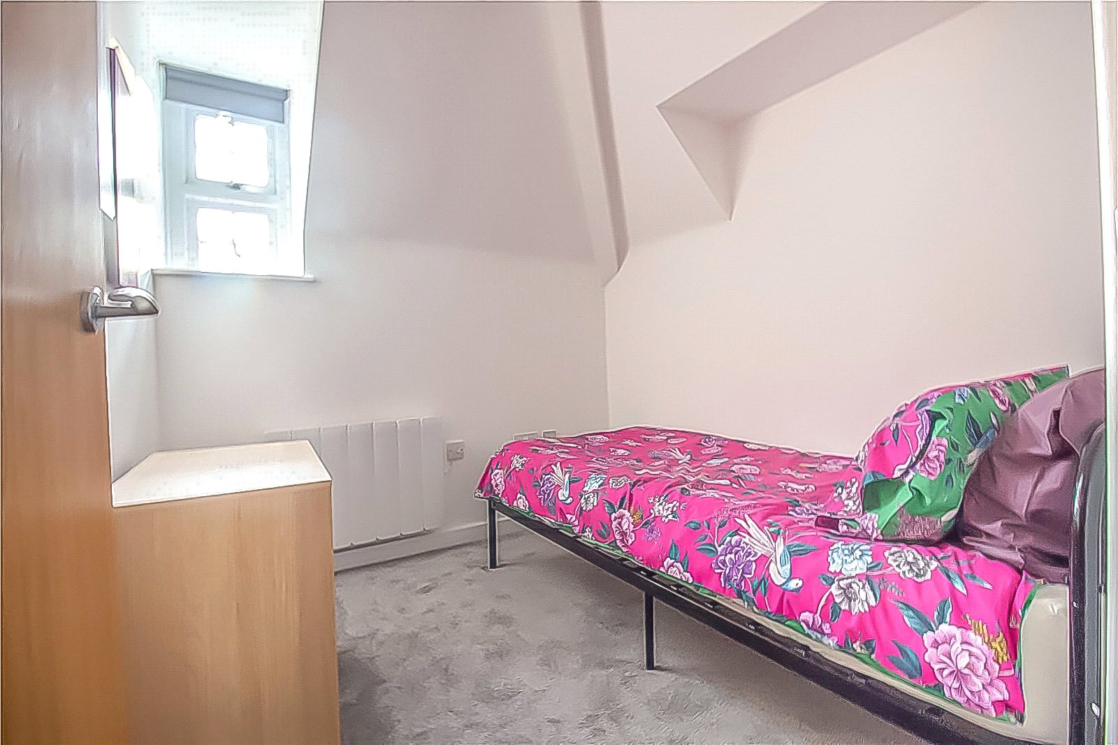 2 bedroom Flat to let in Champion Square, Bristol