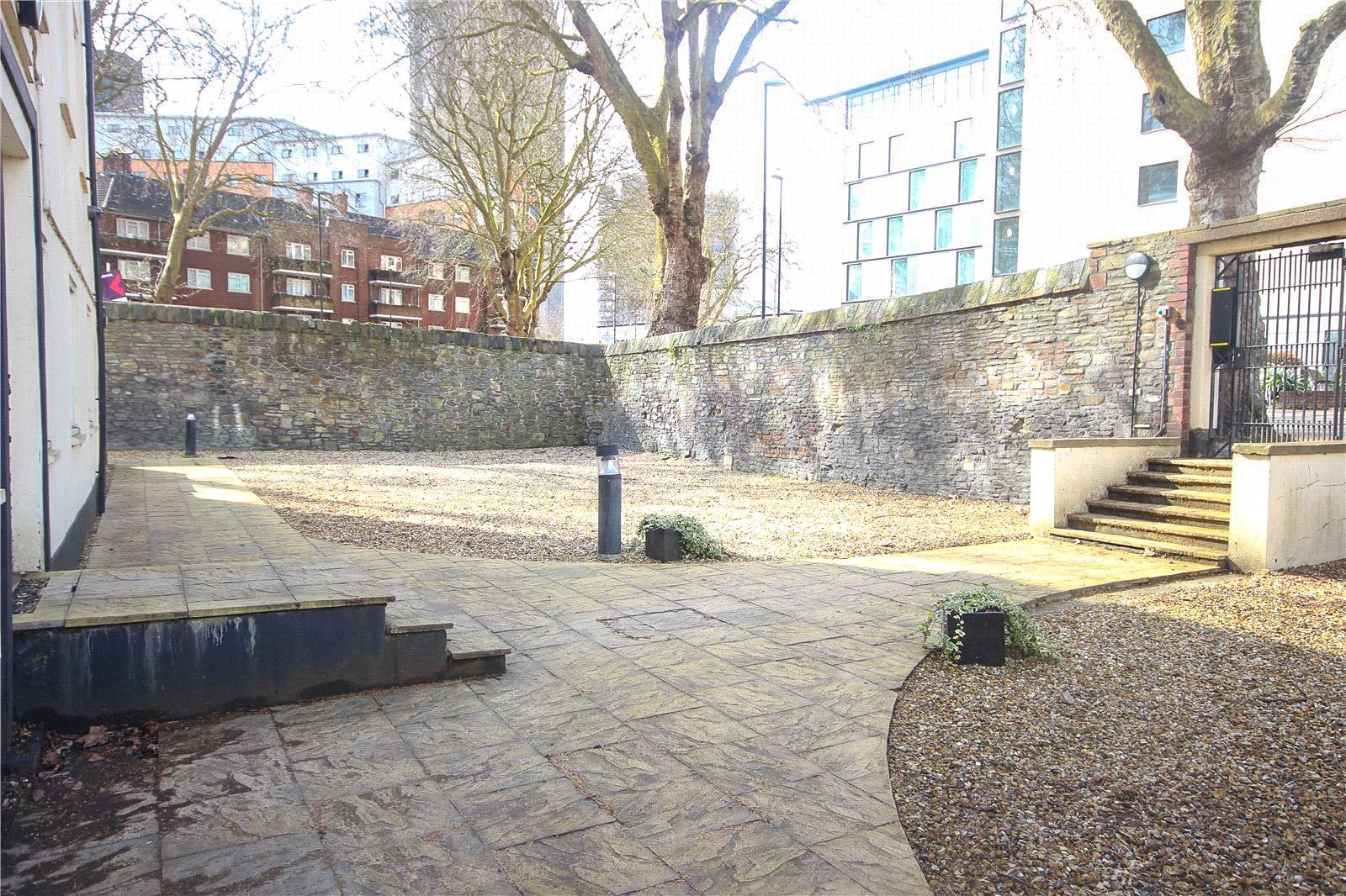 2 bedroom Flat to let in Champion Square, Bristol