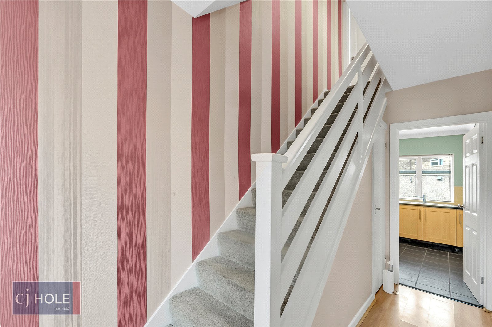 3 bedroom House to let in Bristol, Gloucestershire