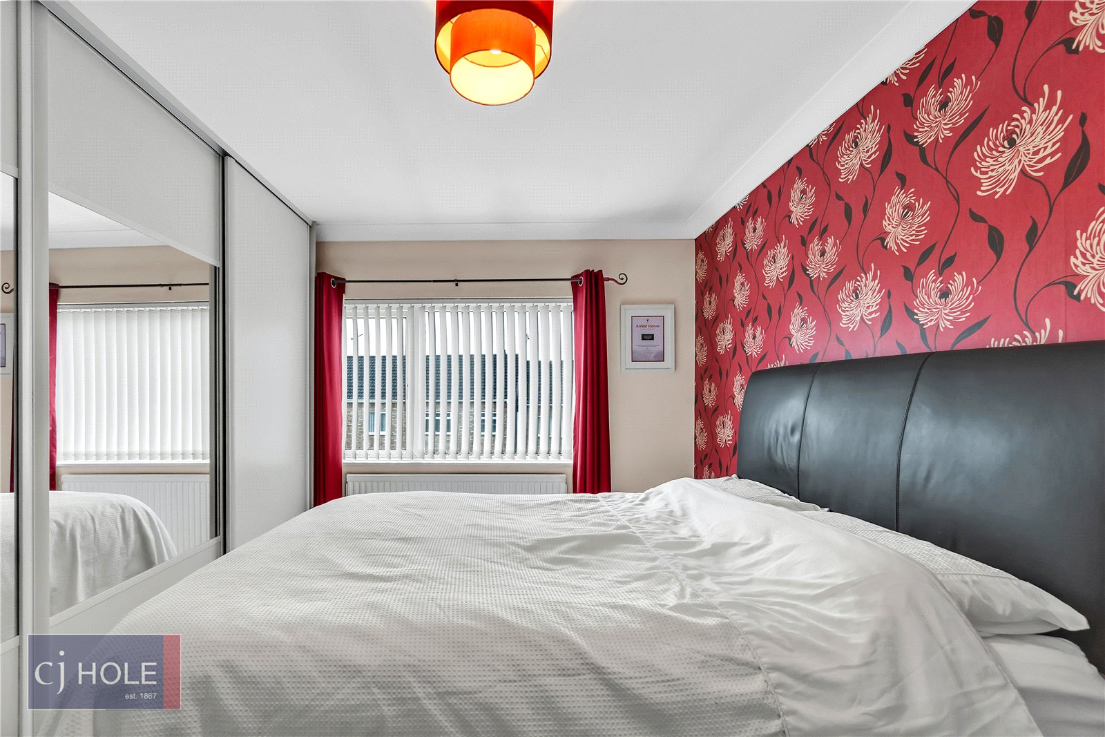 3 bedroom House to let in Bristol, Gloucestershire