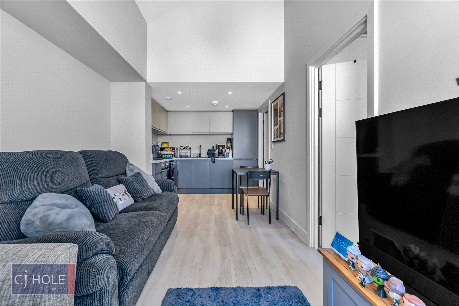 2 bedroom Flat to let in Bristol, Gloucestershire