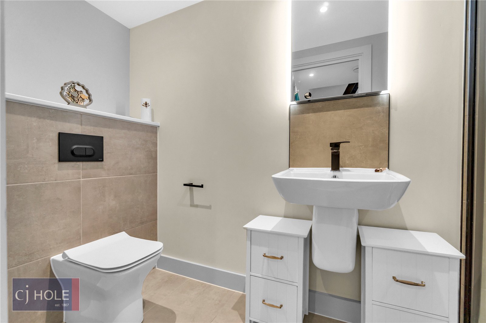2 bedroom Flat to let in Bristol, Gloucestershire