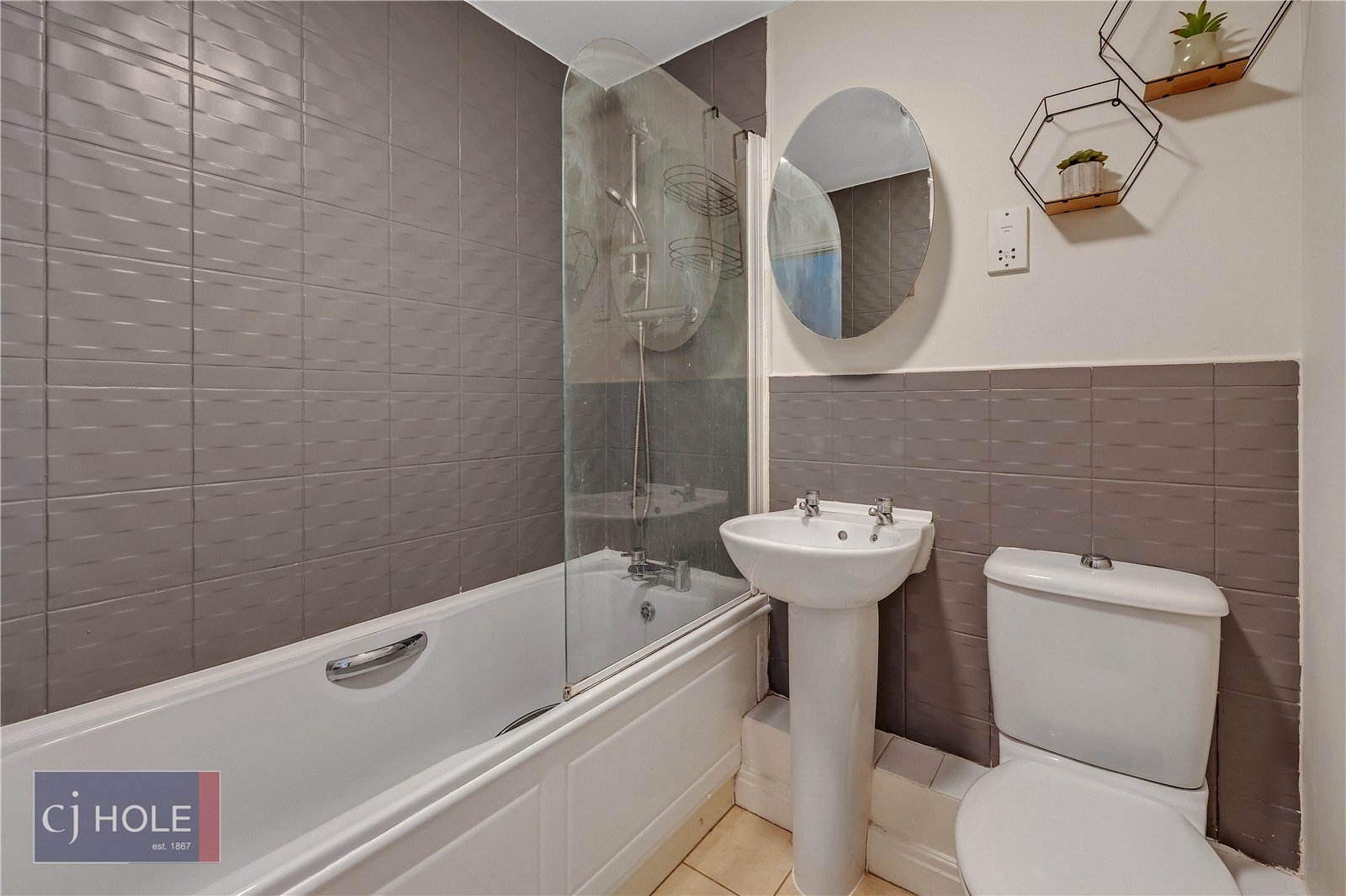 2 bedroom Flat to let in Bristol, Gloucestershire