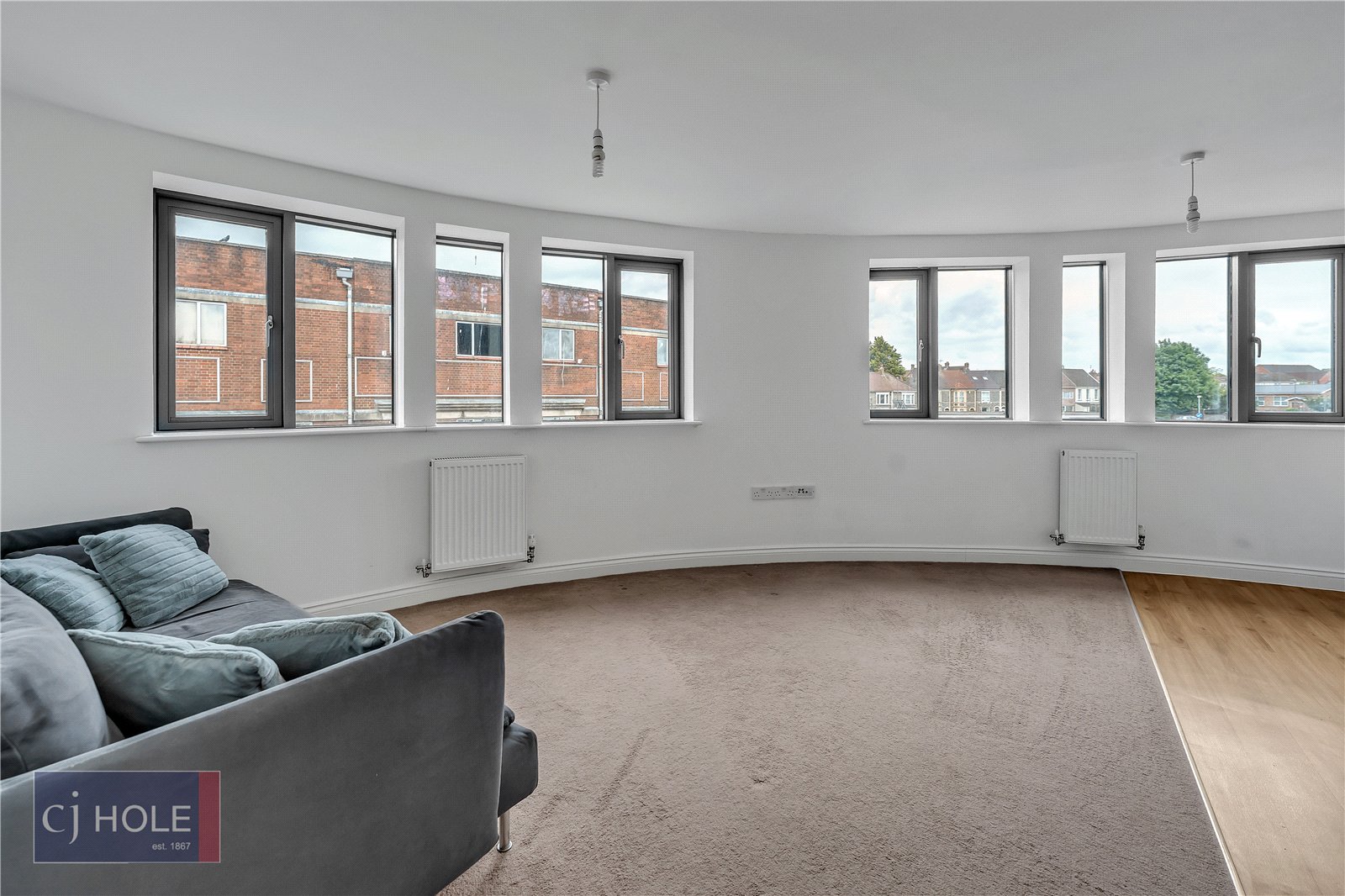 2 bedroom Flat to let in Bristol, Gloucestershire