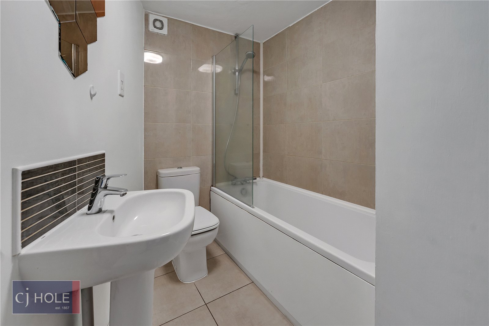 2 bedroom Flat to let in Bristol, Gloucestershire