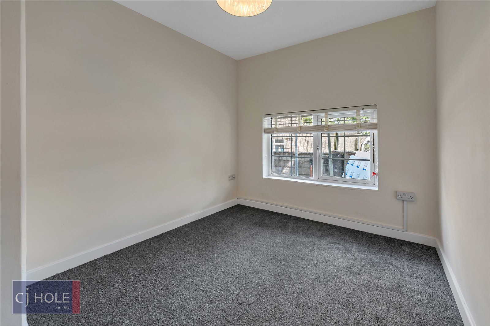 2 bedroom Flat to let in Bristol, Gloucestershire