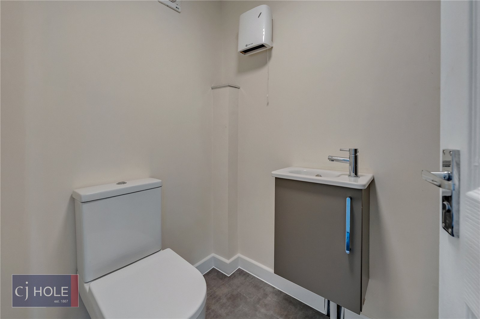 2 bedroom Flat to let in Bristol, Gloucestershire