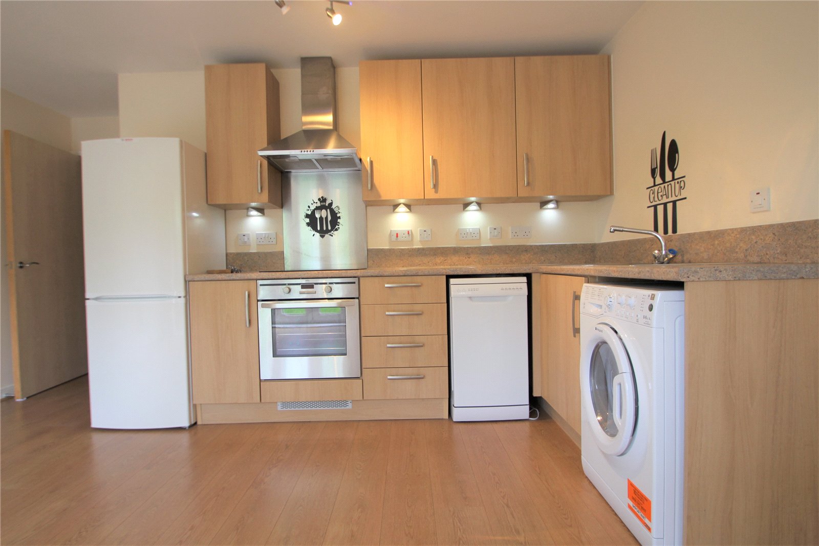 2 bedroom Flat to let in Mangotsfield, Bristol, Gloucestershire