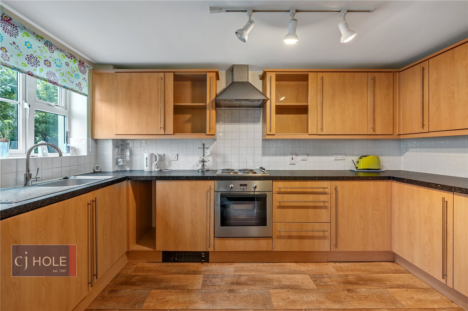 2 bedroom Flat to let in Grimsbury Road, Bristol, Gloucestershire