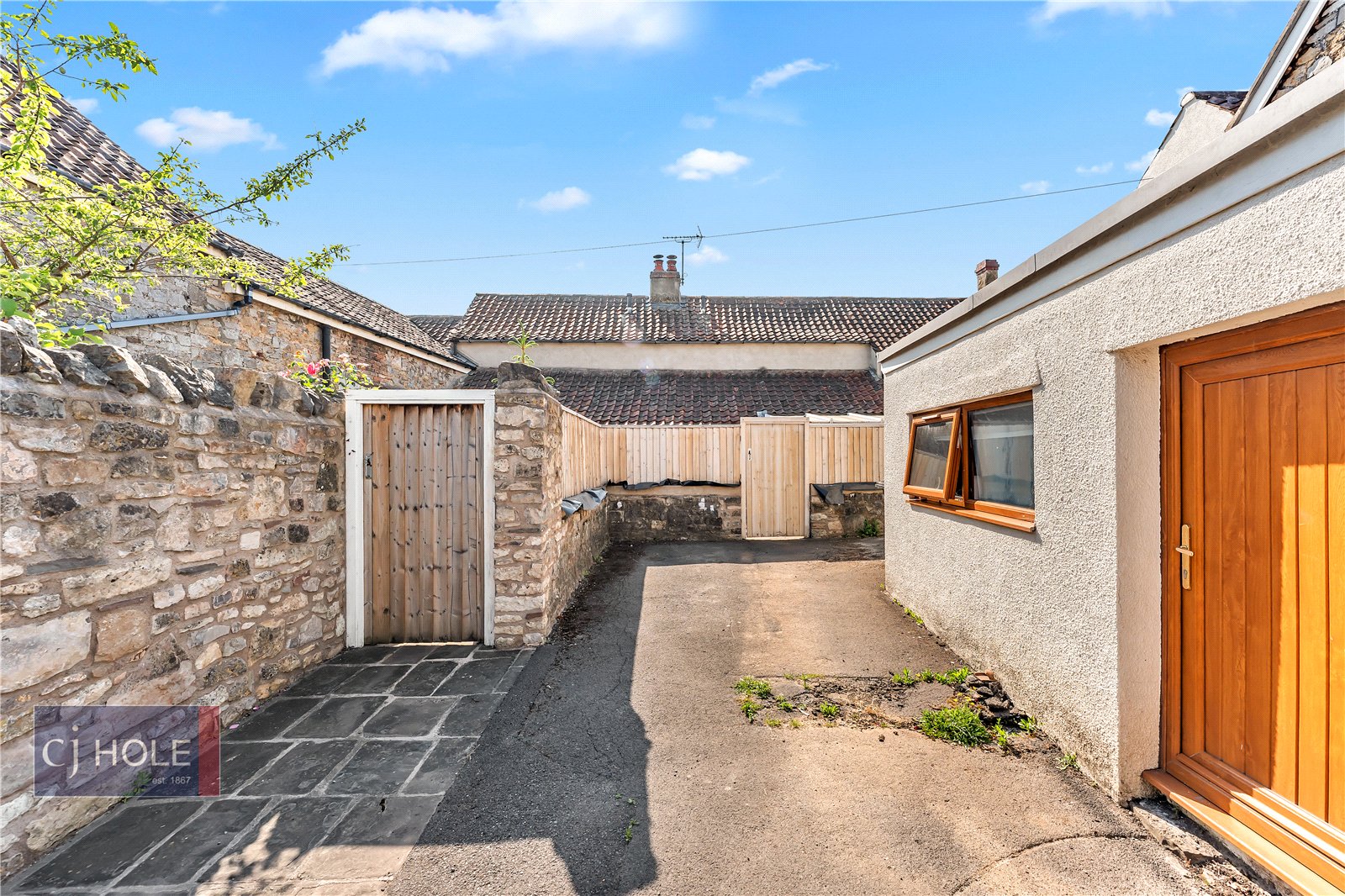 2 bedroom House to let in Tockington, Bristol, Gloucestershire