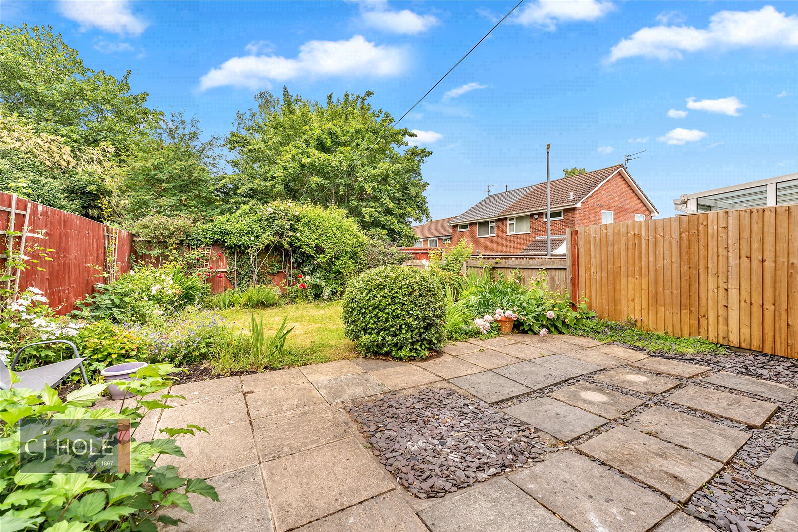3 bedroom House to let in Bristol, Gloucestershire