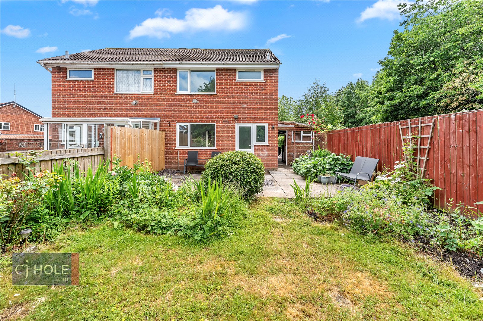 3 bedroom House to let in Bristol, Gloucestershire