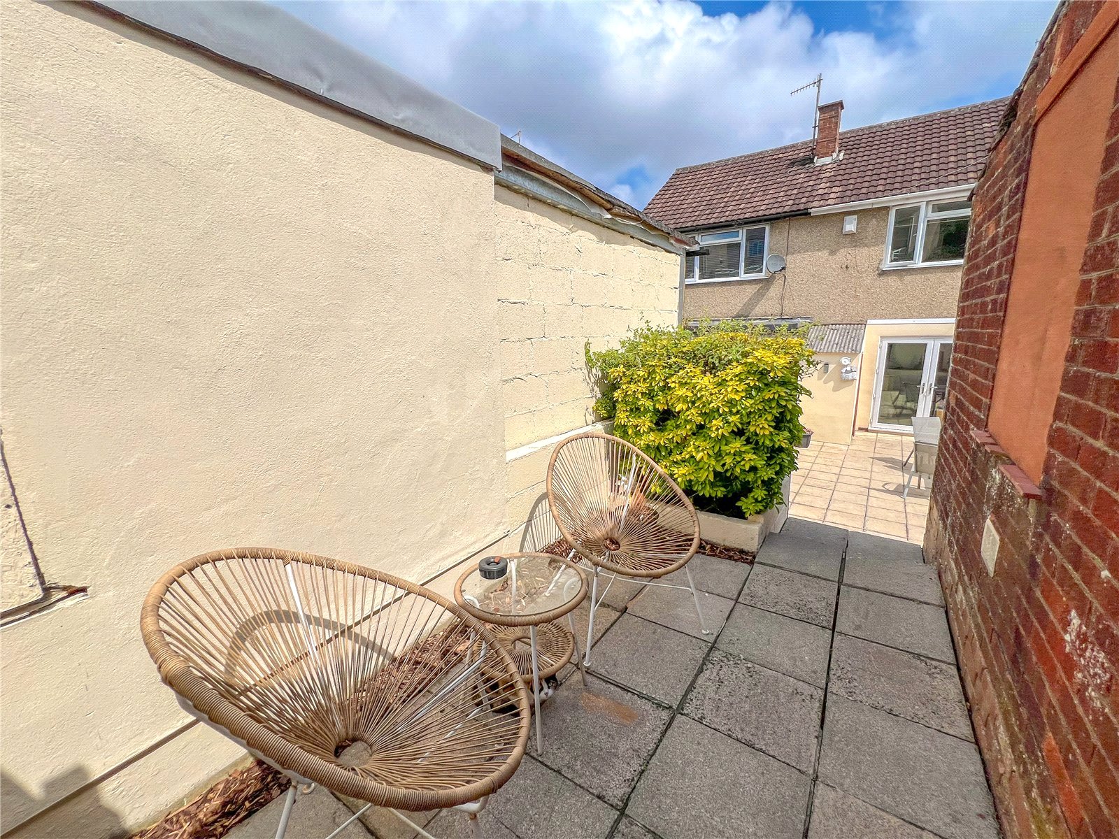2 bedroom House to let in Kingswood, Bristol