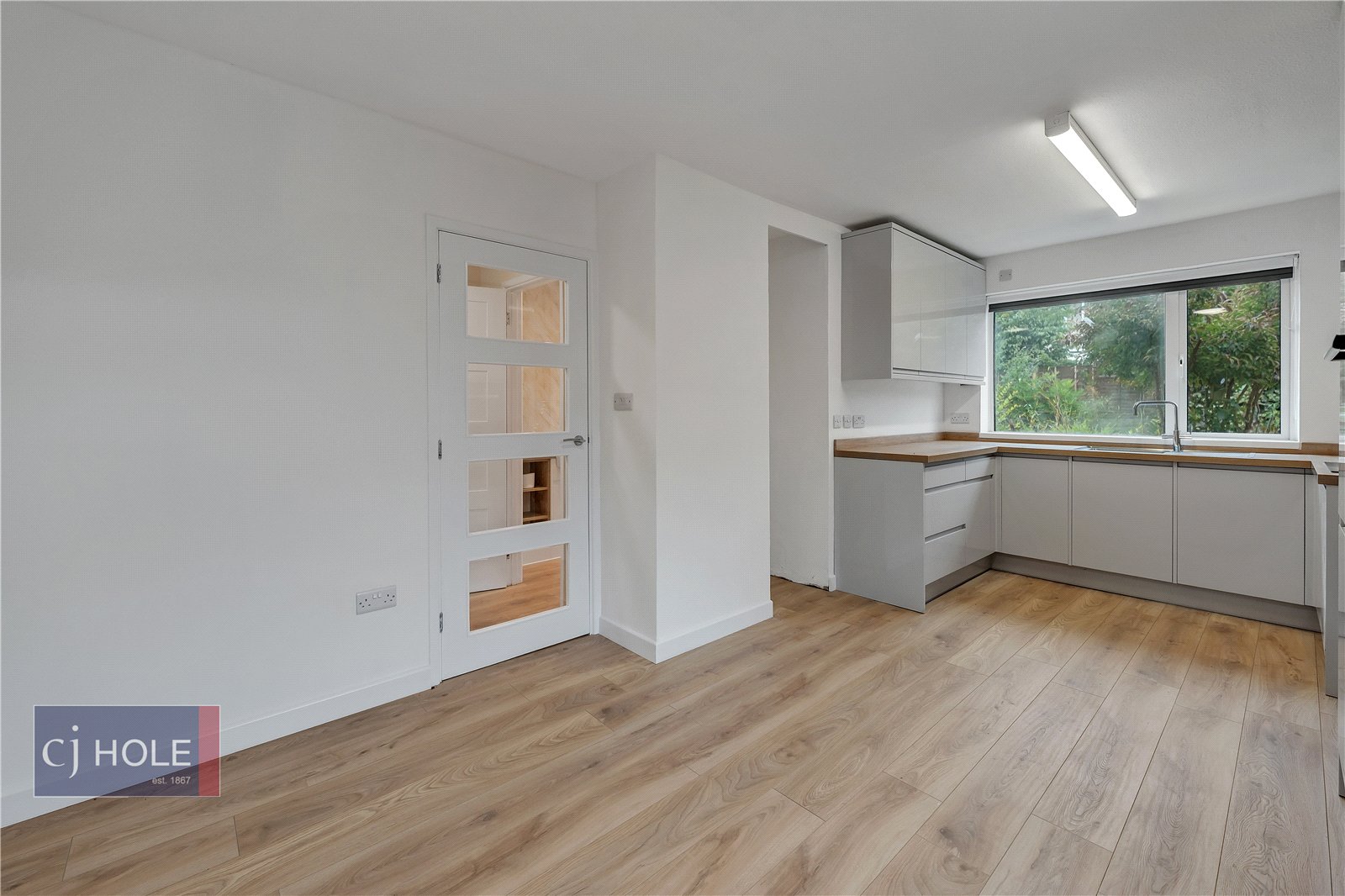 2 bedroom Bungalow to let in Wick, Bristol, Gloucestershire