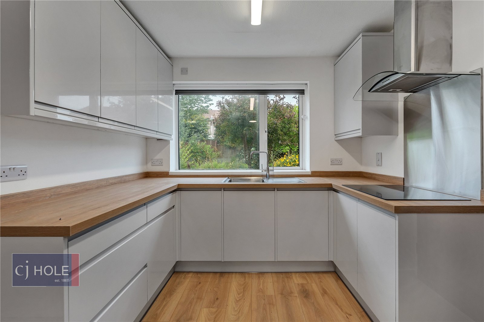 2 bedroom Bungalow to let in Wick, Bristol, Gloucestershire
