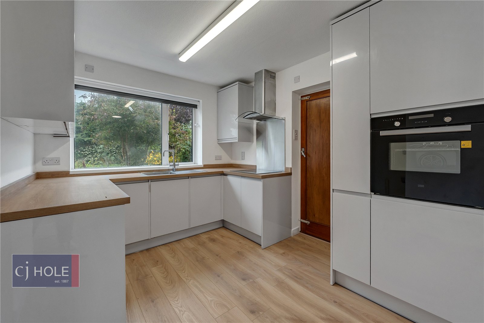 2 bedroom Bungalow to let in Wick, Bristol, Gloucestershire