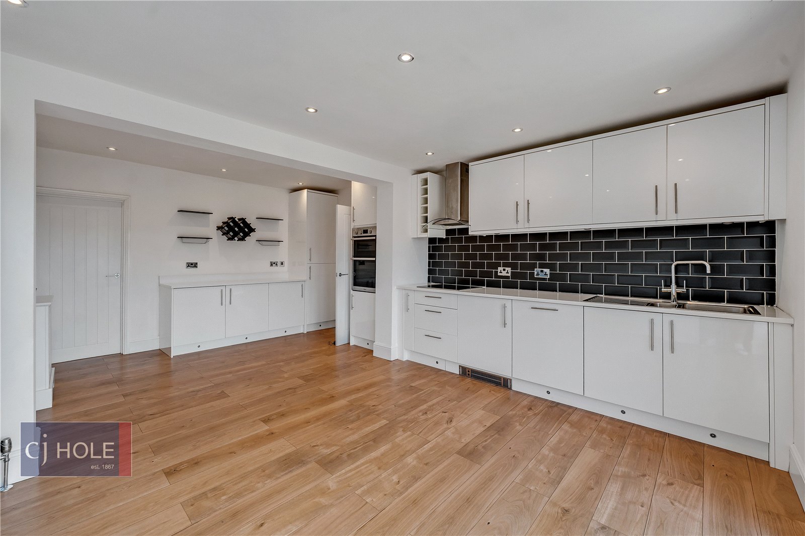 3 bedroom House to let in Bristol, Gloucestershire