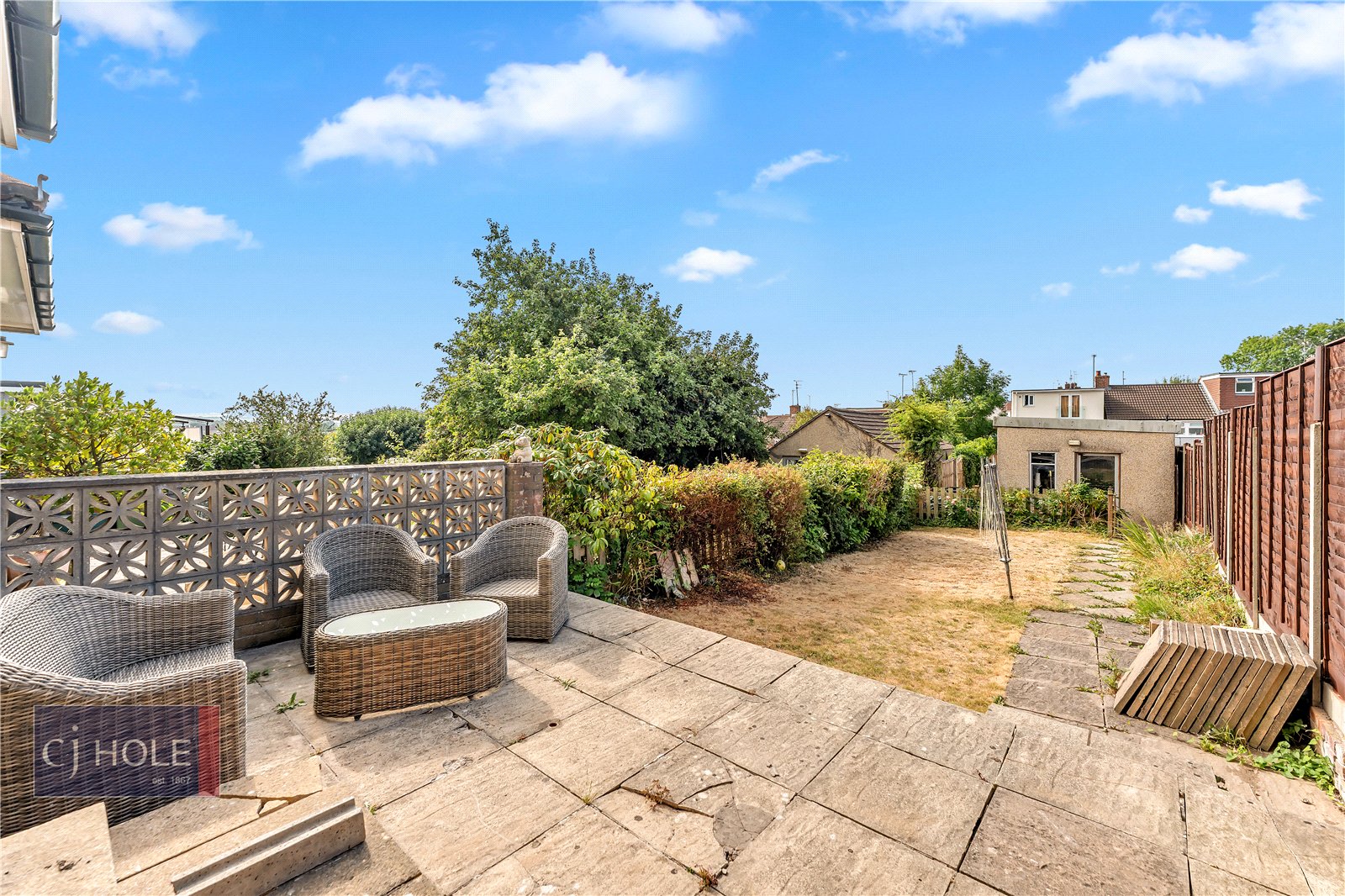 3 bedroom House to let in Bristol, Gloucestershire