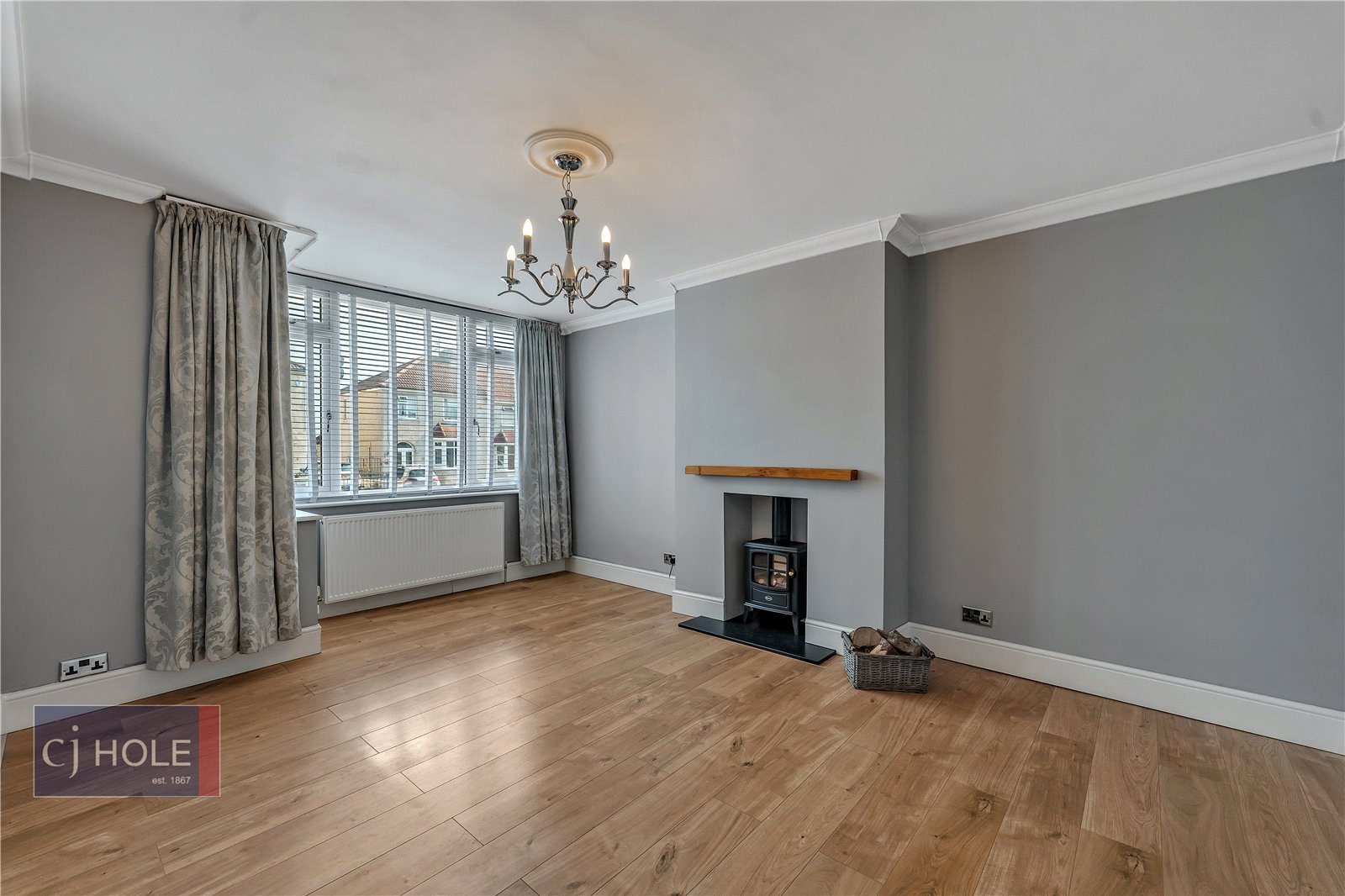 3 bedroom House to let in Bristol, Gloucestershire