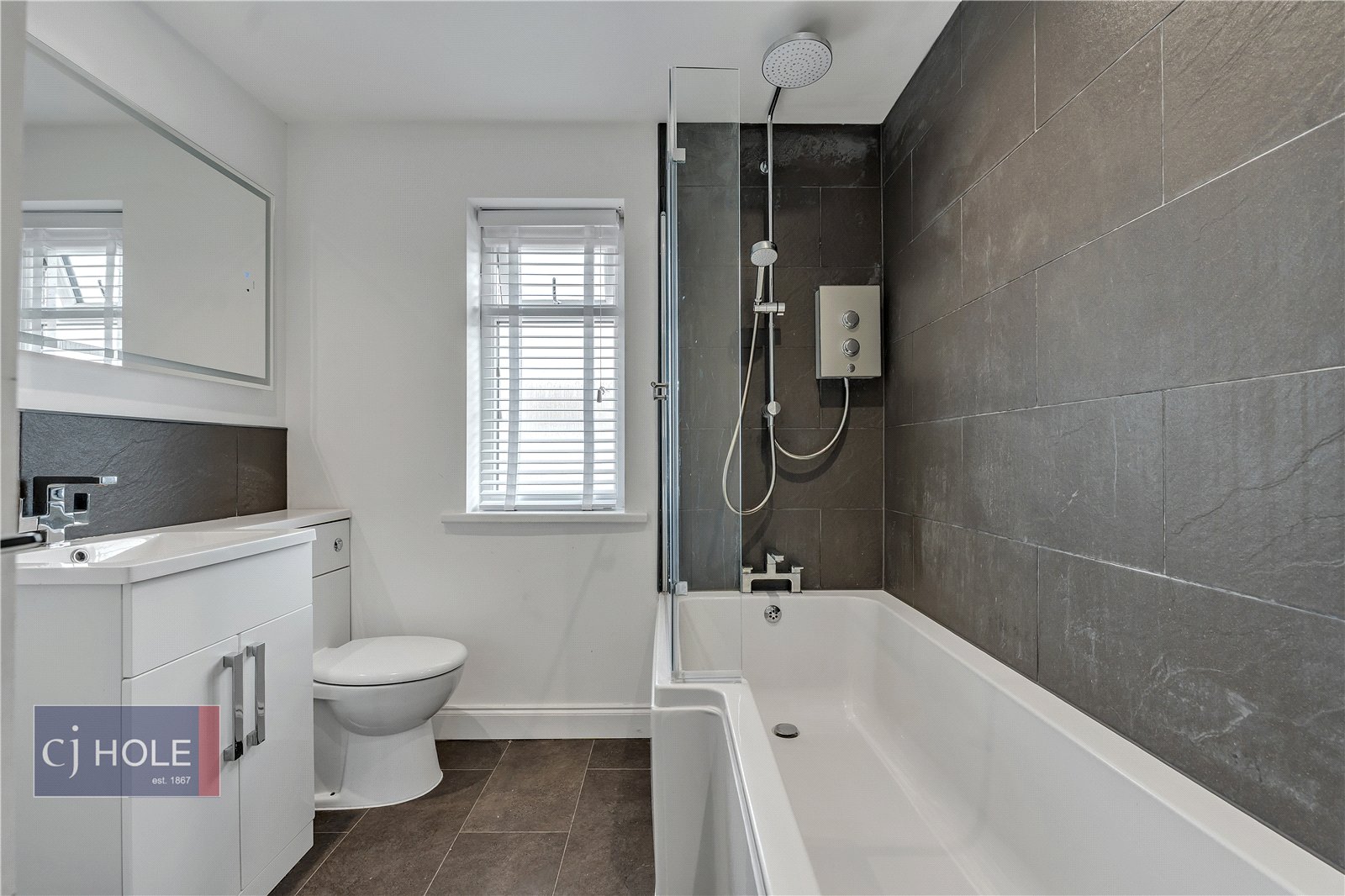 3 bedroom House to let in Bristol, Gloucestershire