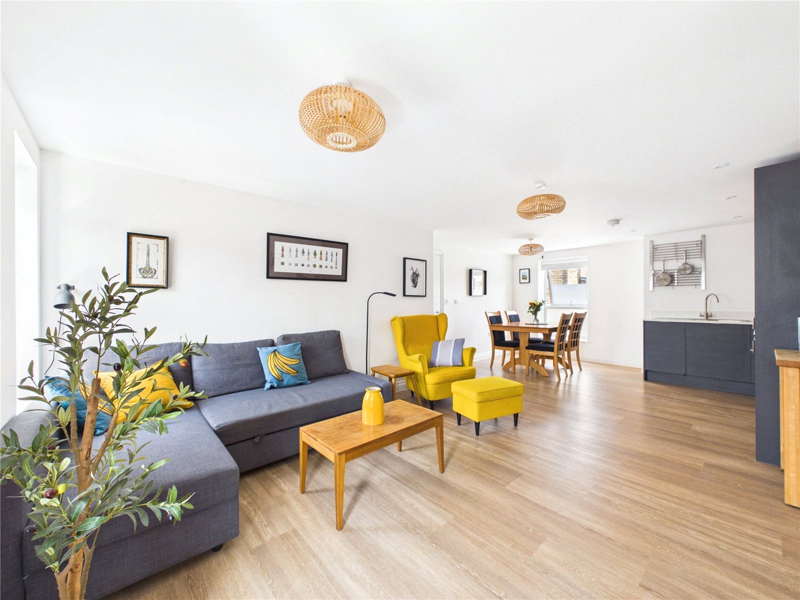 2 bedroom Flat to let in Easton, Bristol