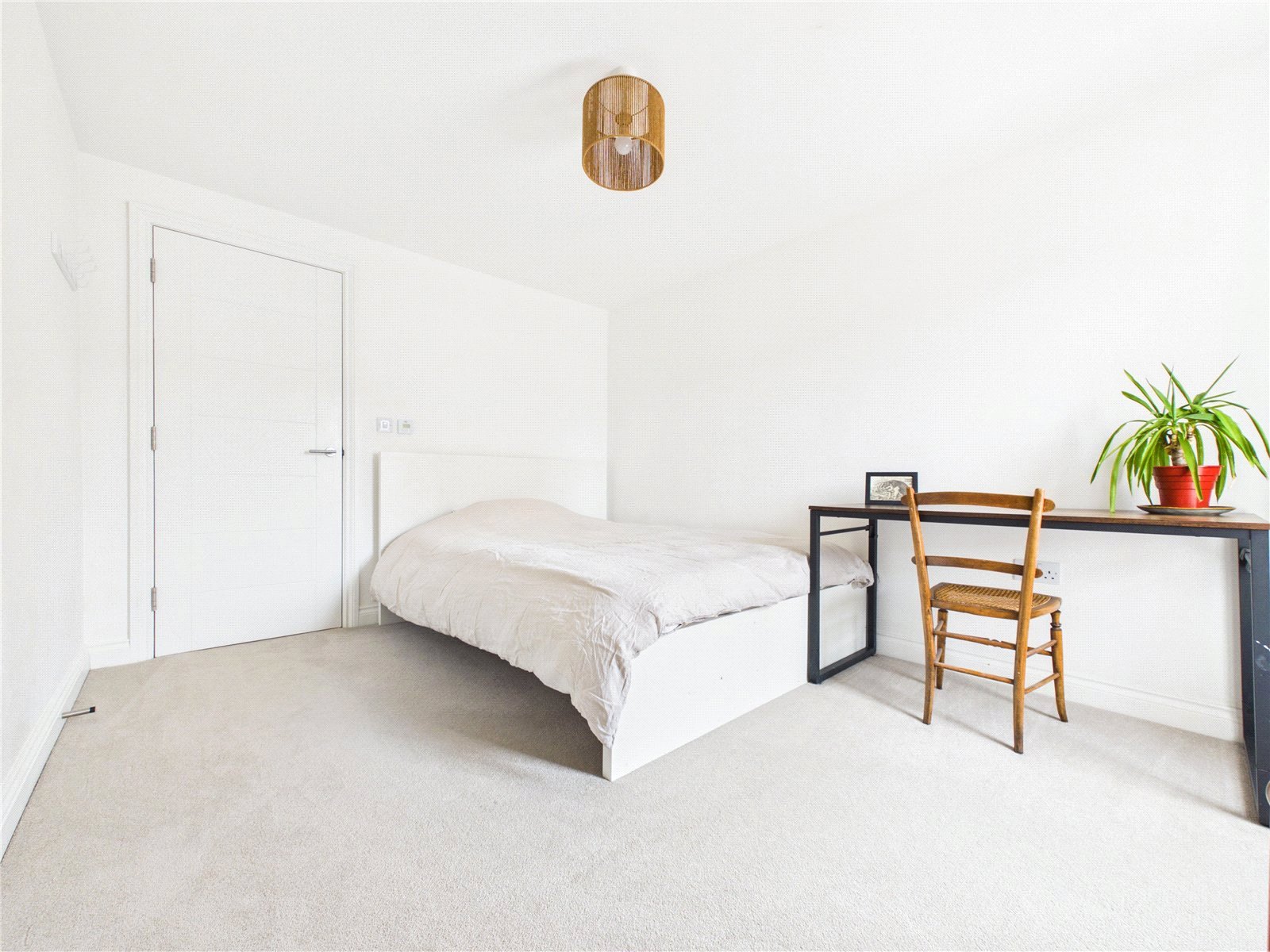 2 bedroom Flat to let in Easton, Bristol